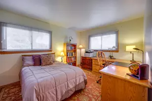 2820 W St James Ln, Mequon, WI 53092 - Photo 20