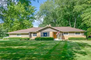 2820 W St James Ln, Mequon, WI 53092 - Photo 1