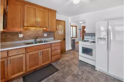 2826 S Chase Ave, Milwaukee, WI 53207 - Photo 6