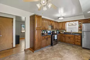 5461 N 106th St, Milwaukee, WI 53225 - Photo 10