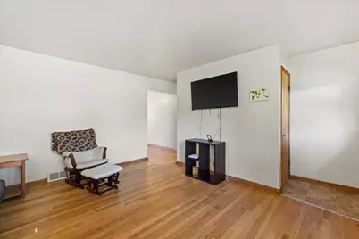 5461 N 106th St, Milwaukee, WI 53225 - Photo 8
