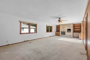 1115 Saratoga Pkwy, Oconomowoc, WI 53066 - Photo 6