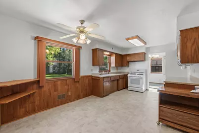 1115  Saratoga Pkwy, Oconomowoc, WI 53066 - Photo 10