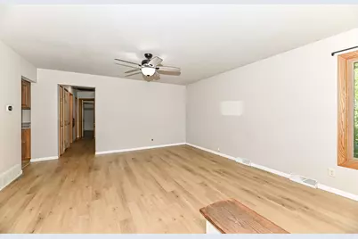 2403 S 94th St, West Allis, WI 53227 - Photo 6