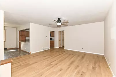 2403 S 94th St, West Allis, WI 53227 - Photo 10