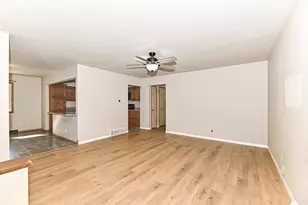 2403 S 94th St, West Allis, WI 53227 - Photo 10