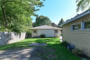2403 S 94th St, West Allis, WI 53227 - Photo 34