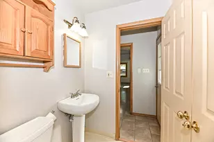 2403 S 94th St, West Allis, WI 53227 - Photo 22