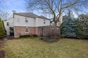 3916 N Ridgefield Cir, Shorewood, WI 53211 - Photo 50