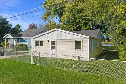 8012  Fox River Rd, Racine, WI 53185 - Photo 2