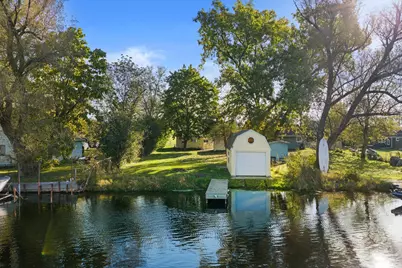8012  Fox River Rd, Racine, WI 53185 - Photo 4