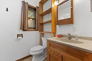8012 Fox River Rd, Racine, WI 53185 - Photo 24