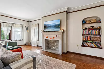 3247 N Summit Ave, Milwaukee, WI 53211 - Photo 6