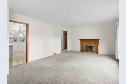 1036  Glenview Dr, Manitowoc, WI 54220 - Photo 8