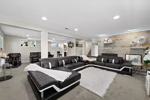 14430 Hyland Dr, Brookfield, WI 53005 - Photo 22