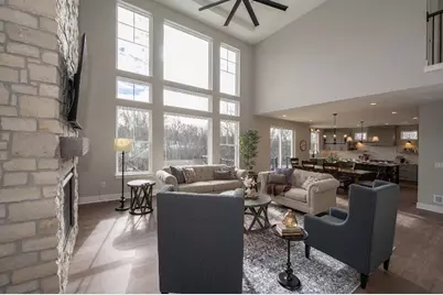 N51W18921  Quietwood Dr, Menomonee Falls, WI 53051 - Photo 6