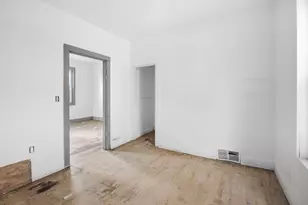 3521 N 8th St, Milwaukee, WI 53206 - Photo 10