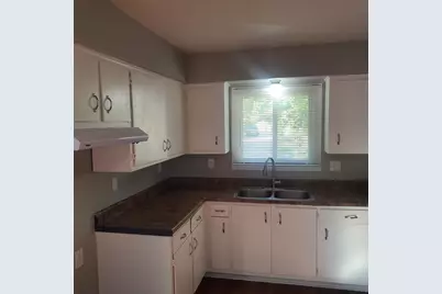 6716 N 55th St, Milwaukee, WI 53223 - Photo 4