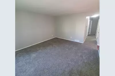 6716 N 55th St, Milwaukee, WI 53223 - Photo 8