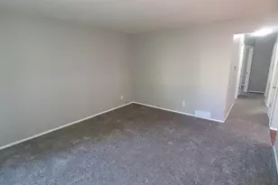 6716 N 55th St, Milwaukee, WI 53223 - Photo 8