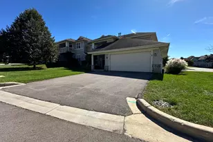 9313 S Cobblestone Way, Franklin, WI 56313 - Photo 2