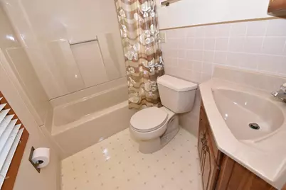4837 W Knollwood Dr, Racine, WI 53403 - Photo 24