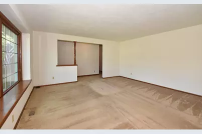 4837 W Knollwood Dr, Racine, WI 53403 - Photo 14
