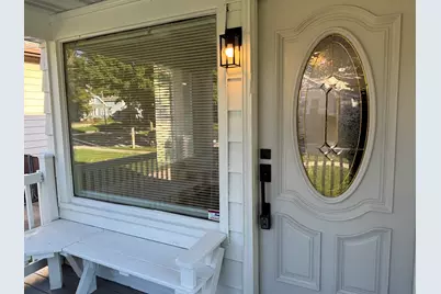 655 S Oak Park Ct, Milwaukee, WI 53214 - Photo 14