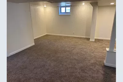655 S Oak Park Ct, Milwaukee, WI 53214 - Photo 12
