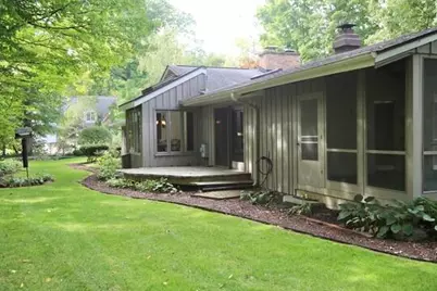 590 E Ravenswood Hills Cir, Brookfield, WI 53045 - Photo 4