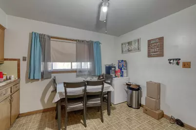 3913 N 72nd St, Milwaukee, WI 53216 - Photo 8