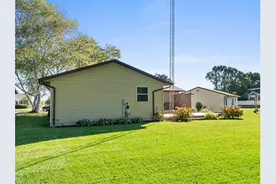 827  Nicholas Ct, Manitowoc, WI 54220 - Photo 30