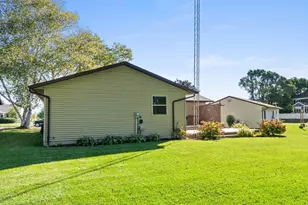 827 Nicholas Ct, Manitowoc, WI 54220 - Photo 30