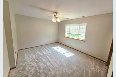 520  Windstone Dr #106, Hartland, WI 53029 - Photo 8