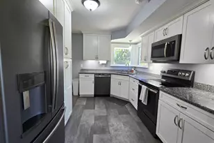 1425 S Sunnycrest Dr, New Berlin, WI 53146 - Photo 18