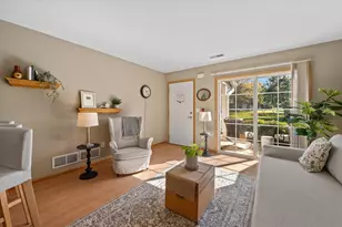 617 Westfield Way, Pewaukee, WI 53072 - Photo 4
