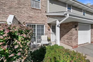 617 Westfield Way, Pewaukee, WI 53072 - Photo 2