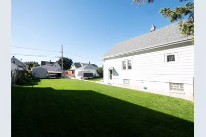 2131 S 62nd St, West Allis, WI 53219 - Photo 2