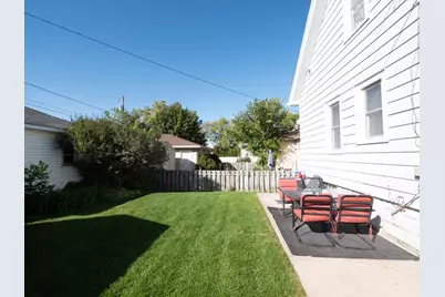 2131 S 62nd St, West Allis, WI 53219 - Photo 4