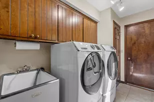 12427 N Golf Dr, Mequon, WI 53092 - Photo 24