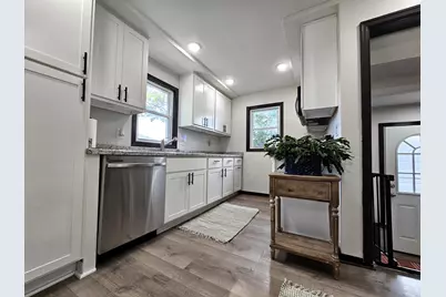 2357 S 80th St, West Allis, WI 53219 - Photo 22