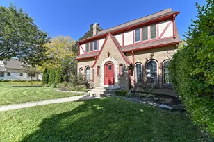 7926 Hillcrest Dr, Wauwatosa, WI 53213 - Photo 42