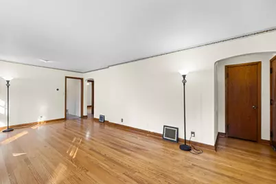 2815 S 46th St, Milwaukee, WI 53219 - Photo 6