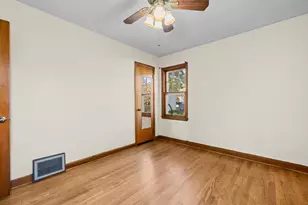 2815 S 46th St, Milwaukee, WI 53219 - Photo 12