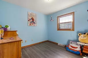 1232 Cavalier Dr, Waukesha, WI 53186 - Photo 16