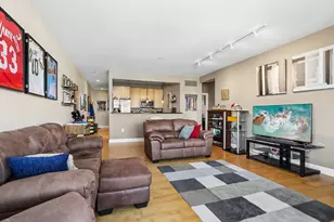 1925 N Water St, Milwaukee, WI 53202 - Photo 8