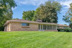 15300 High Knoll Ln, Brookfield, WI 53005 - Photo 2