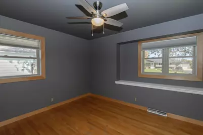 6185 S 38th St, Greenfield, WI 53221 - Photo 28