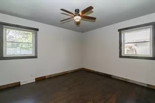 6185 S 38th St, Greenfield, WI 53221 - Photo 24