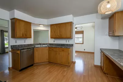 6185 S 38th St, Greenfield, WI 53221 - Photo 18